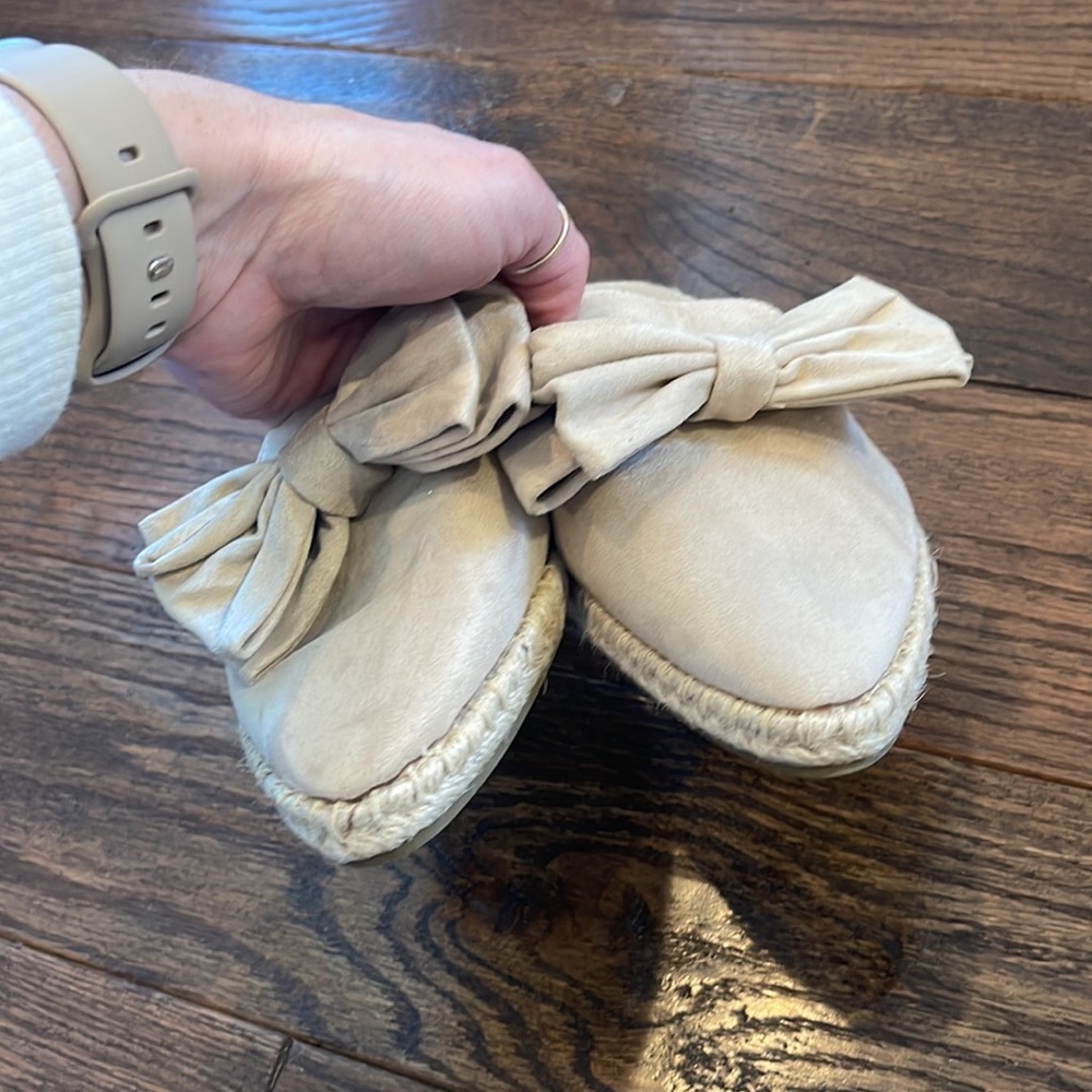 Bow Mules - Picture 2 of 3